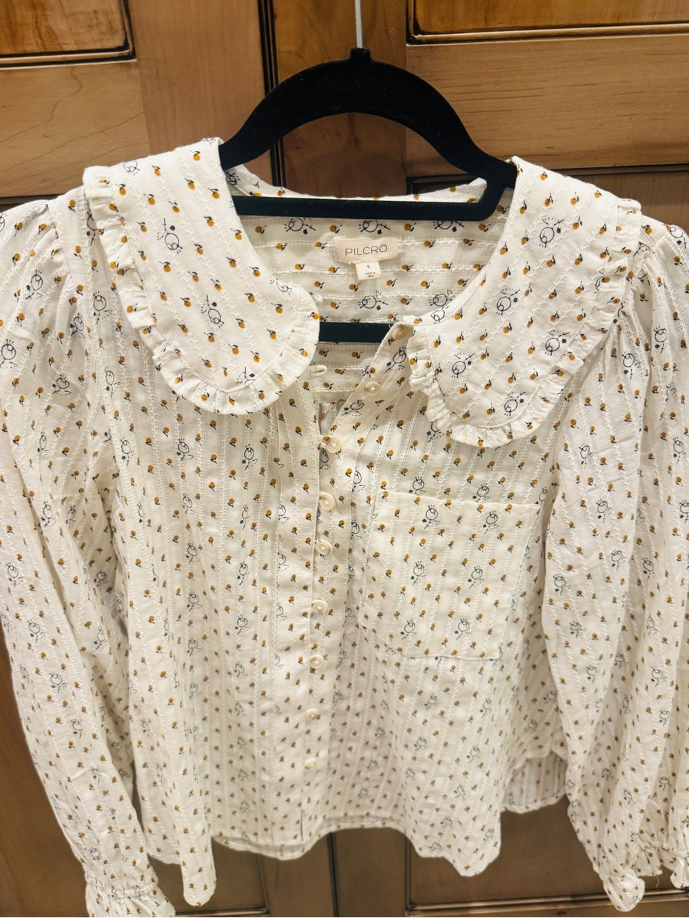 Pilcro White Blouse with Yellow Floral Print and Scalloped Collar size S